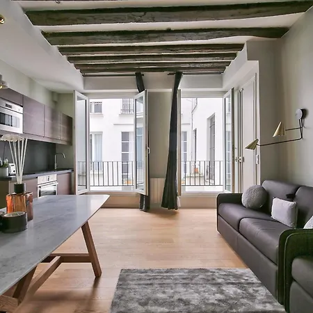 70 - Authentic Parisian Flat Apartment Paris