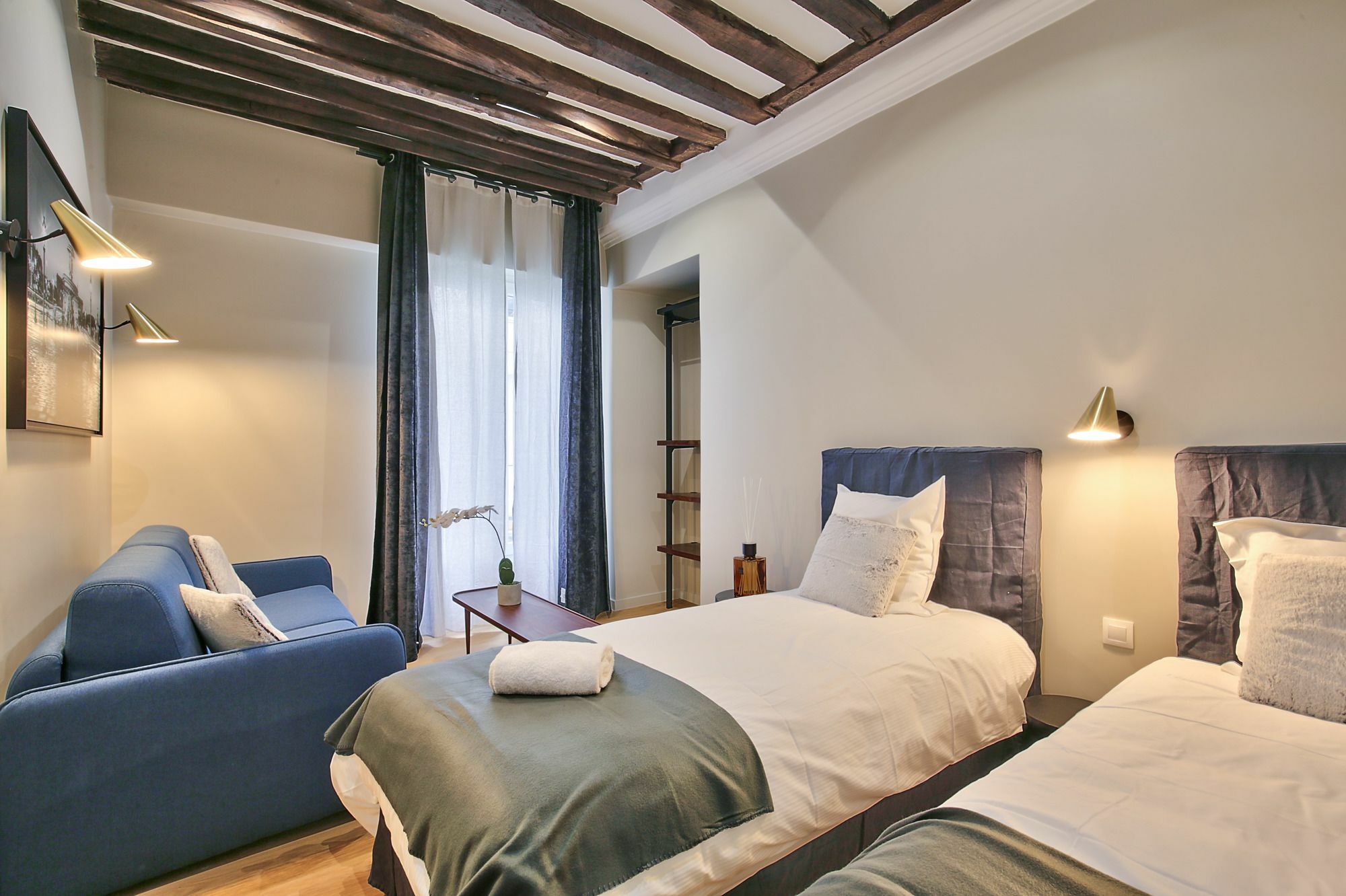 70 - Authentic Parisian Flat Appartamento *