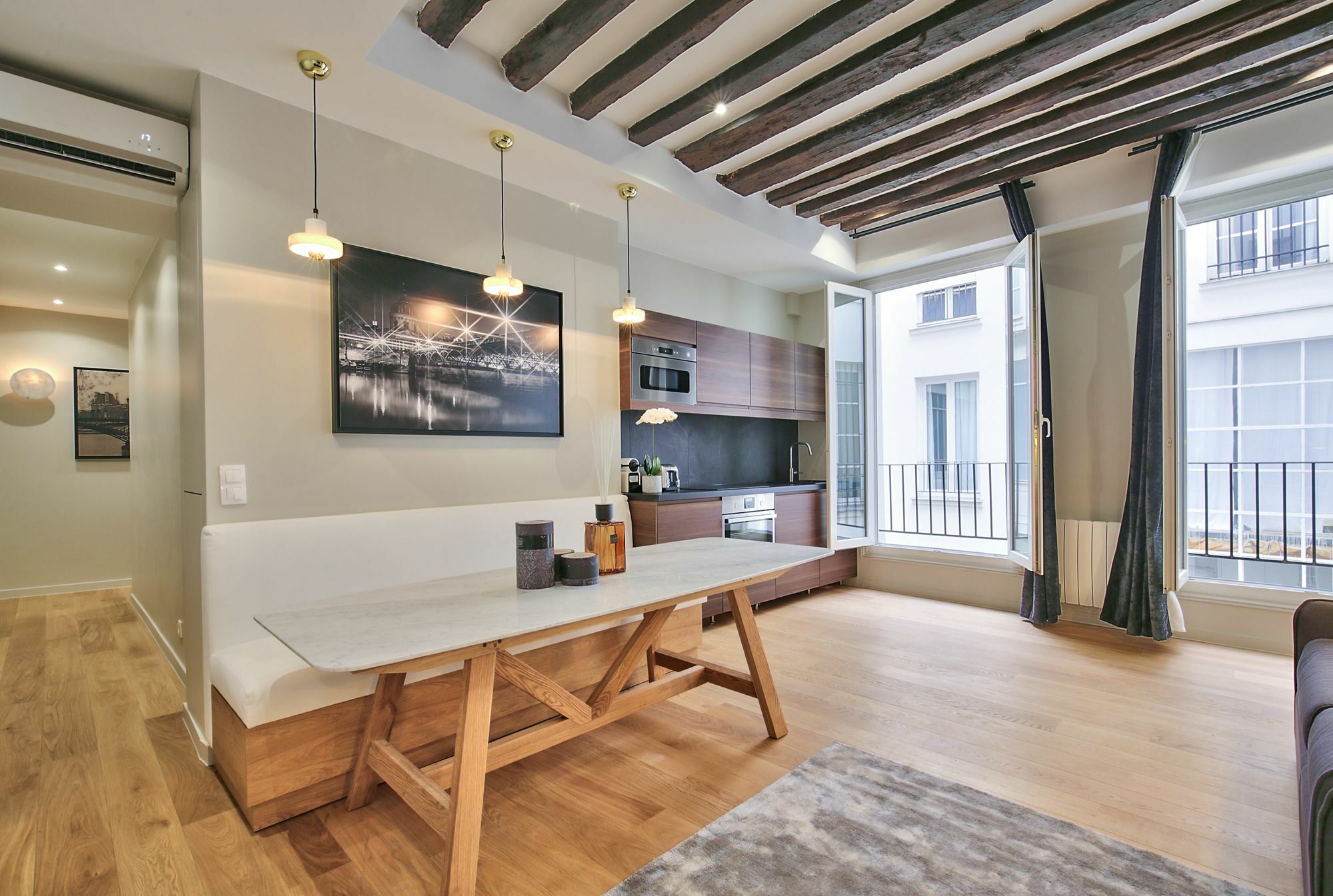 Appartamento 70 - Authentic Parisian Flat
